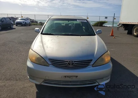 2005 Toyota Camry Le из США, поврежденный, VIN JTDBE32K353027371
